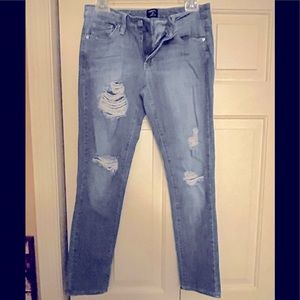 JustBlack Denim for Lulus. Size 28. Straight leg with distress. Medium wash